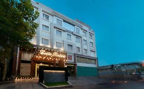 Costa Riviera Hotel